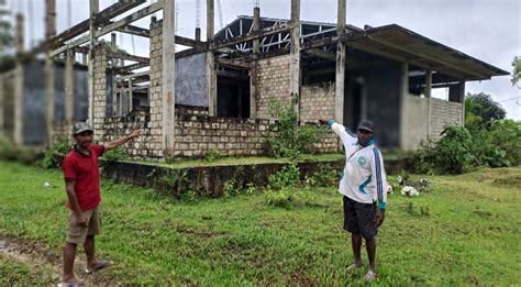 Pembangunan Puskesmas Di Inggerus Mangkrak Warga Resah Menanti