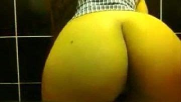 Curvy Babe Playing A Tease PORNDROIDS