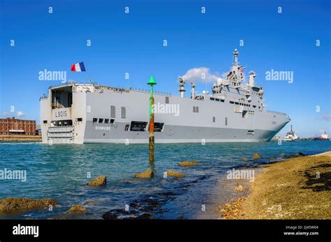 Fs Dixmude L Es Un Buque De Asalto Anfibio Clase Mistral De La