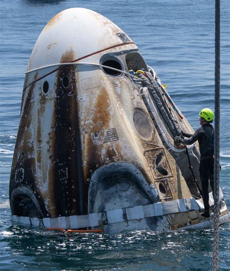 Spacex Dragon Ocean