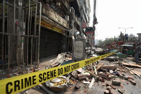 3 killed as building collapses in explosion at Science Lab | Blast At ...