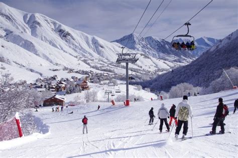 Colonie De Vacances Neige Montagne Ski Ou Snow Saint Sorlin Darves