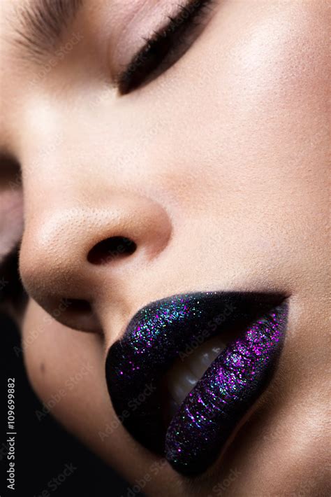 Black Glitter Lips