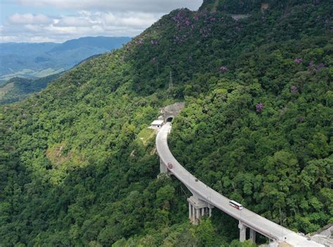 Viaduto da Serra Nova da Tamoios recebe destaque em revista referência