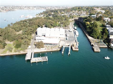 Public Transport Directions to Woolwich Dock via Ferry and Bus 33