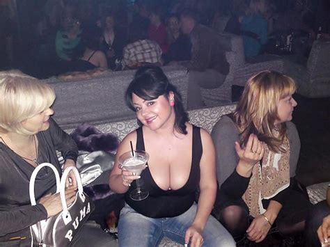 Downblouse Cleavage Porn Pictures Xxx Photos Sex Images Pictoa