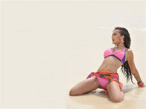 Sultan Hot Bikini Wallpaper Urvashi Rautela Too Hot To Handle For