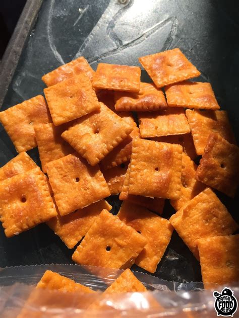 FATGUYFOODBLOG: Cheez-it EXTRA TOASTY!