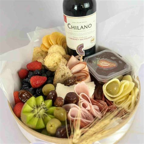 Cesta De Vinho E Frios - Cesta Premium com Frios, Frutas Frescas e Vinho Chilano Cabernet Sauvignon