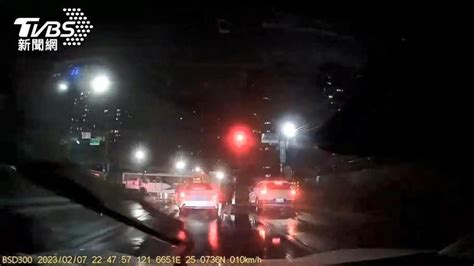 無照友開車！半途行車糾紛 3煞攔車亮刀 冬星娛樂dong Xin