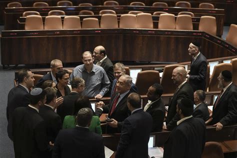 Israel Legisladores Votan A Favor De Disolver El Parlamento AP News