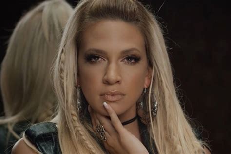 Milica Todorovi Se Skinula U Minijaturni Bikini Pokazala Ime Raspola E