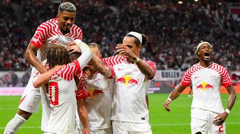 Bundesliga Rb Leipzig Zerlegt Vfb Stuttgart Nach Rückstand Und Holt