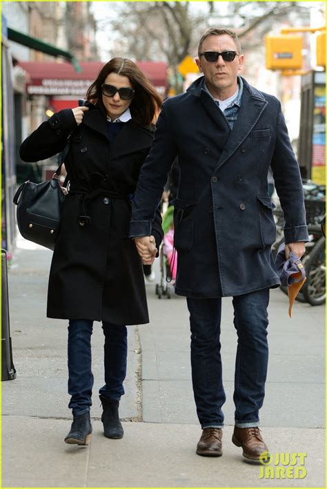 Full Sized Photo of daniel craig rachel weisz hold hands after betrayal news 04 | Photo 2843758 ...