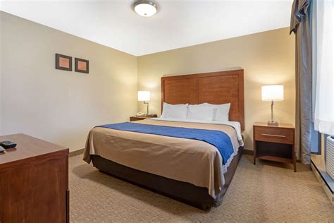 Comfort Inn Iron Mountain, MI - See Discounts