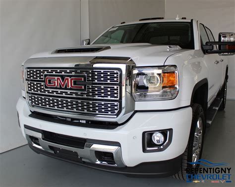 New 2019 Gmc Sierra 2500hd Denali Crew Cab Duramax Summit White 89205 0 Repentigny