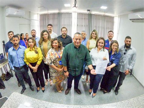 Prefeitura dá posse a novos membros do Comitê Gestor da Escola do