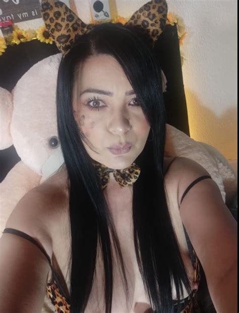 Milf Deep Selena ShesFreaky