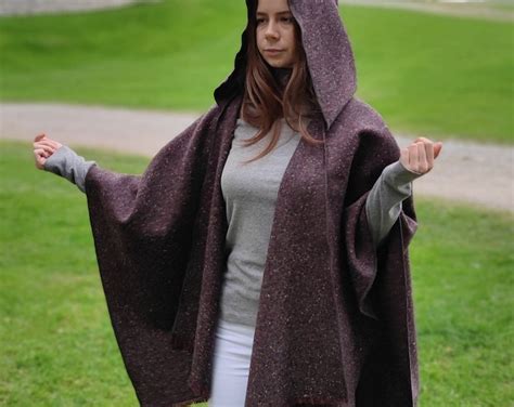 Irish Donegal Tweed Wool Hooded Cape Ruana Wrap Cloak Bronze Brown