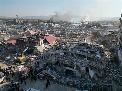 Son más de 20 000 muertos en Turquía y Siria por los terremotos