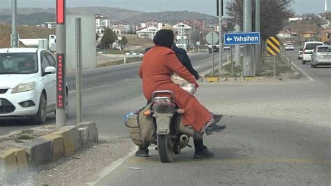 Motosikletle Tehlikeli Yolculuk Kamerada Haberaksaray