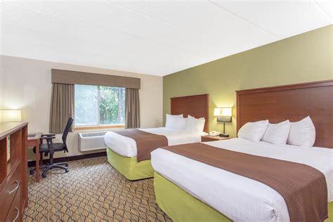 AmericInn by Wyndham Sheboygan | Sheboygan, WI Hotels