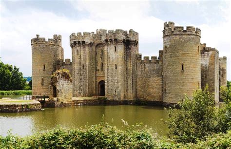 Abandoned Castles In England: Best Ruined Castles To Visit