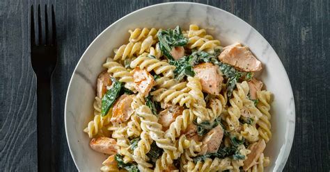 Cocina una Pasta con salmon y espinaca Recetas Nestlé