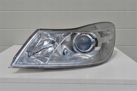 SKODA OCTAVIA 2 II LIFT LAMPA LEWA REFLEKTOR XENON 1Z1941015G Za 1500