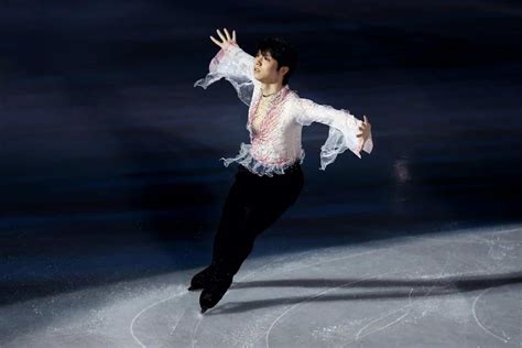 Yuzuru Hanyu conmueve a sus fans en la gala de exhibición de Beijing