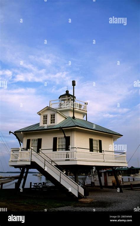 USA, MARYLAND, CHESAPEAKE BAY, ST. MICHAELS, MARITIME MUSEUM, LIGHTHOUSE Stock Photo - Alamy