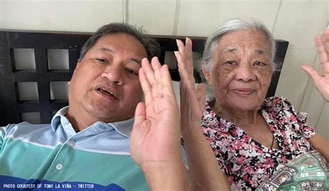 Sign Lessons Tony La Viña Schools 93 Year Old Mom On Essential Gestures