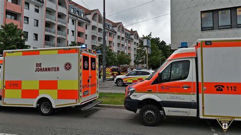 München Großeinsatz nach Brand Haus evakuiert Ermittlungen laufen