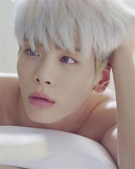 Pin By Susan Robinson On SHINee Shinee Jonghyun Jonghyun Shinee