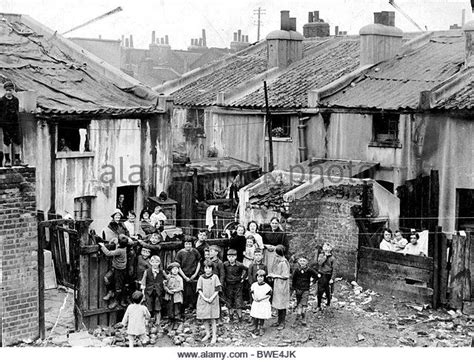 london slums   picture shows  corner  dupont street