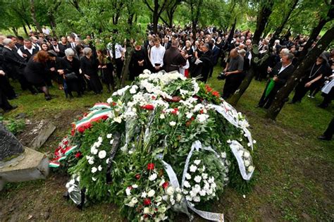 Székelyföldi Szülőfalujában Eltemették Kányádi Sándort Amdalahu