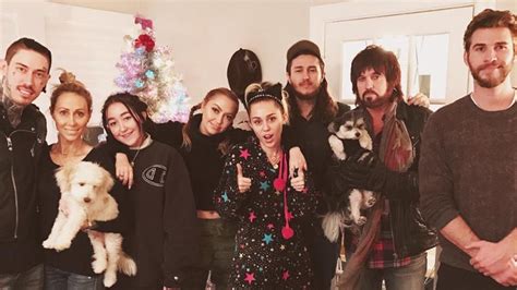 Miley Cyrus Siblings: A Guide to the Four Other Cyrus Kids!