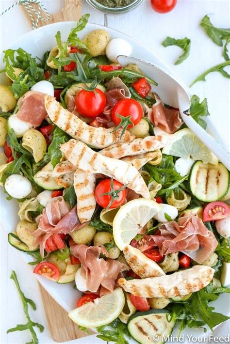 Pasta Pesto Salade Met Gegrilde Kip Mind Your Feed Saladerecepten