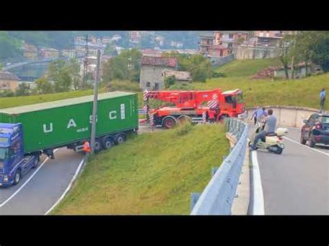 S Pellegrino Un Tir Si Incastra Sul Tornante Fra Pregalleno E