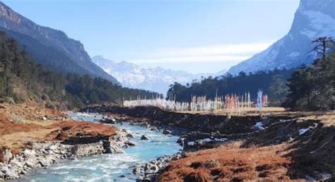 Yumthang Valley - Discover India