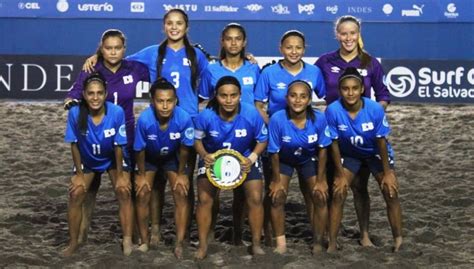 La Selecta Playera femenina durante su participación en la Copa de