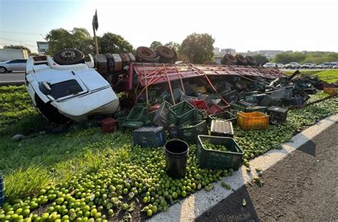 Motorista morre após caminhão tombar em rodovia de Rio Preto Jornal