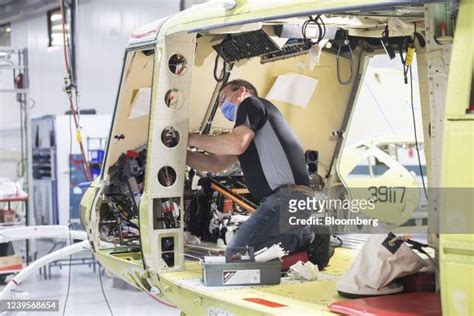 48 Bell Helicopter Textron Canada Stock Photos, High-Res Pictures, and ...