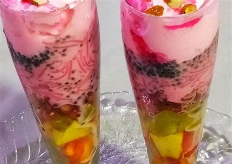 Strawberry Falooda Recipe By Rubina Dodhia Cookpad