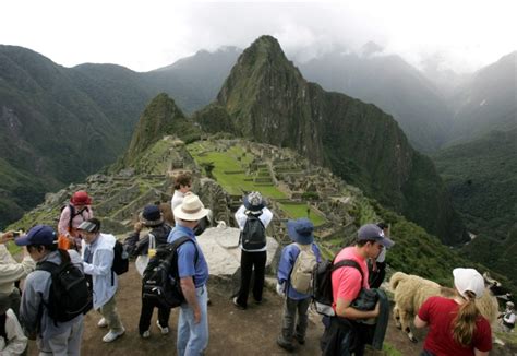 Canadian Tourists Arrested For Taking Naked Photos At Machu Picchu