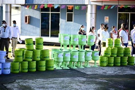 Dirección de Ecología Entrega Botes Para Depositar Basura en Cacahoatán