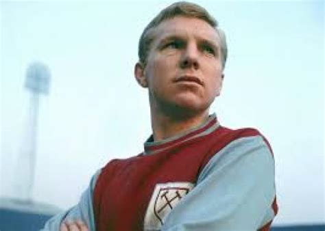 Bobby Moore biography. Football player