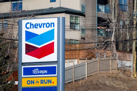 Chevron Cvx Hess Hes Shares Fall As Exxon Xom Mulls Bid To Block