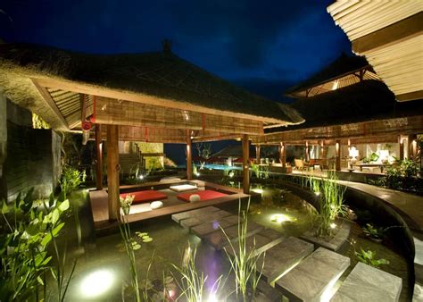 Luxurious beachfront villa in Bali