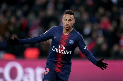 Neymar To Stay At Paris Saint Germain For One More Season